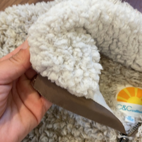 Fuzzy pull over - Picture 4 of 4